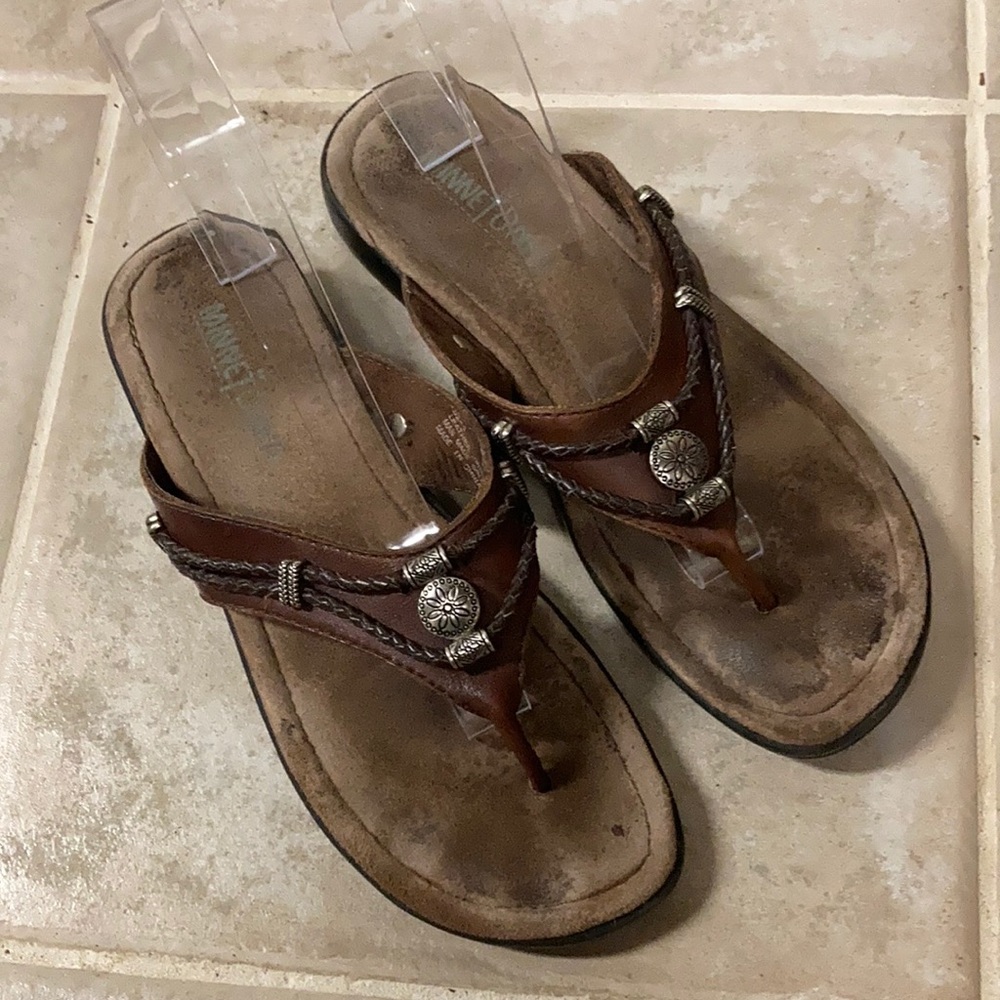 MINNETONKA Silverthorne Leather Flip Flop Sandals Womens Size 8